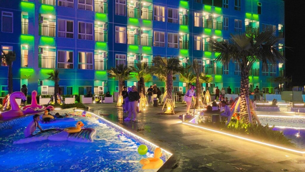 Keren!! Pentacity Hotel Hadirkan Pool Club Pertama di Balikpapan