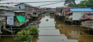 Pokmaswas Bantu Kelurahan Loa Ipuh Bersihkan Sungai