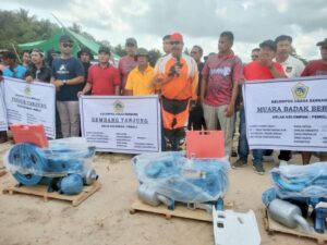 Bupati Kukar Serahkan Mesin Dompeng dan Melepas Trail Blukar di Muara Badak