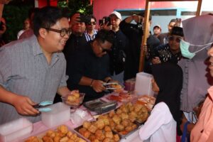 Takjil War Perdana di Kukar, Wabup Rendi Solihin: Bayar dengan Doa, Nikmati dengan Syukur