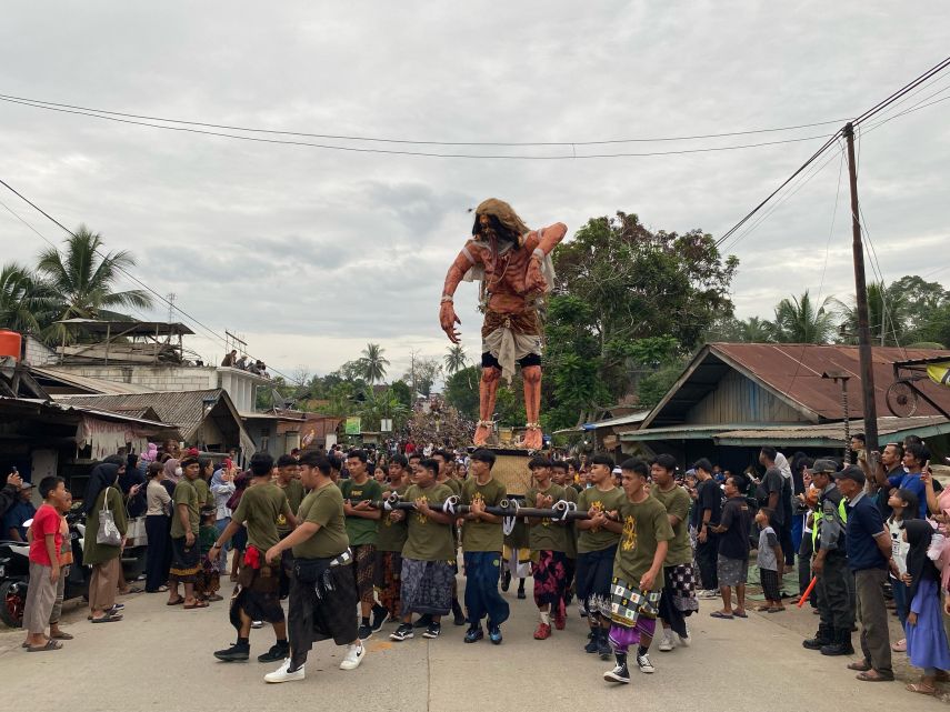 Arakan Ogoh-Ogoh di Tenggarong Tarik Perhatian, Dispar Kukar Dukung Sepenuhnya