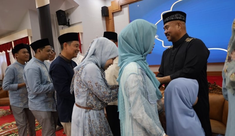 Pemkab Kukar Adakan Open House, Dihadiri Masyarakat Beragam Agama