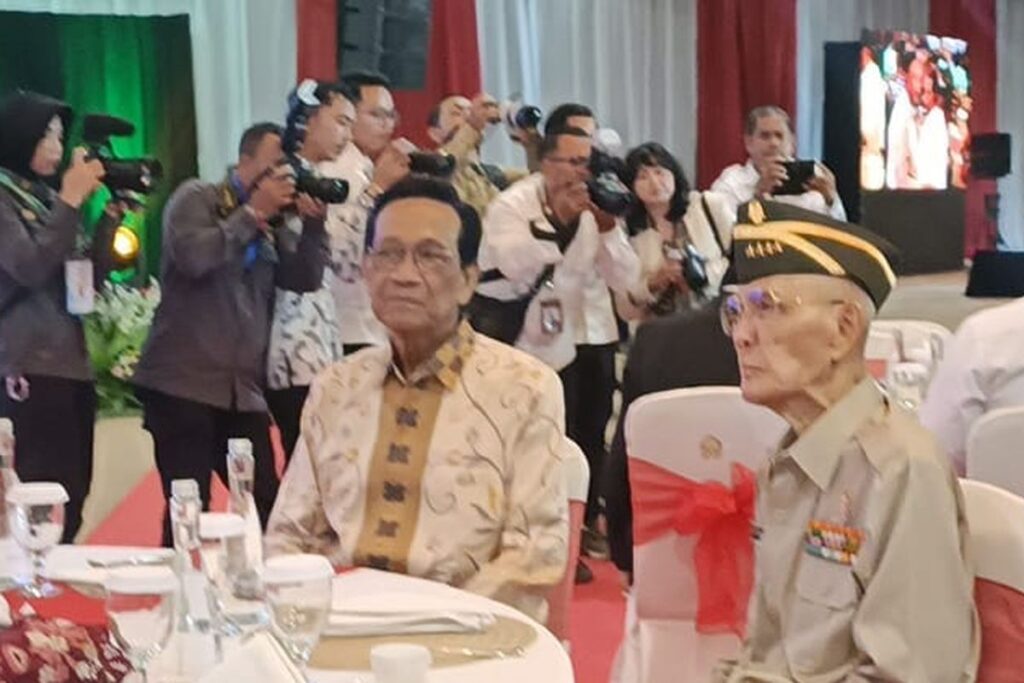 Try Sutrisno Hadiri Halal Bihalal Purnawirawan TNI AD di Tengah Tuntutan Gibran Mundur