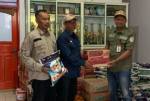 Dinsos Kukar Gerak Cepat Bantu Korban Banjir dan Longsor di Desa Purwajaya