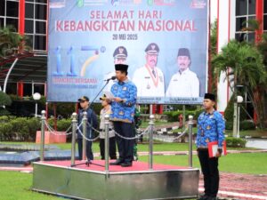 Sekda Kukar Pimpin Upacara Harkitnas: Serukan Semangat Bangkit dan Mandiri
