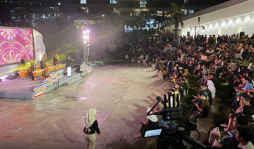 Semarak Malam Minggu di IKN, Ribuan Warga Padati Nusantara Cultural Festival