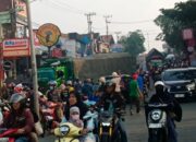 Truk Diduga Rem Blong Tabrak Motor di Km 1 Balikpapan
